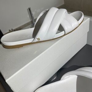 VERONICA BEARD Elise Slide Sandal